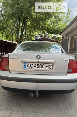 Седан Volkswagen Passat 1998 в Луцке