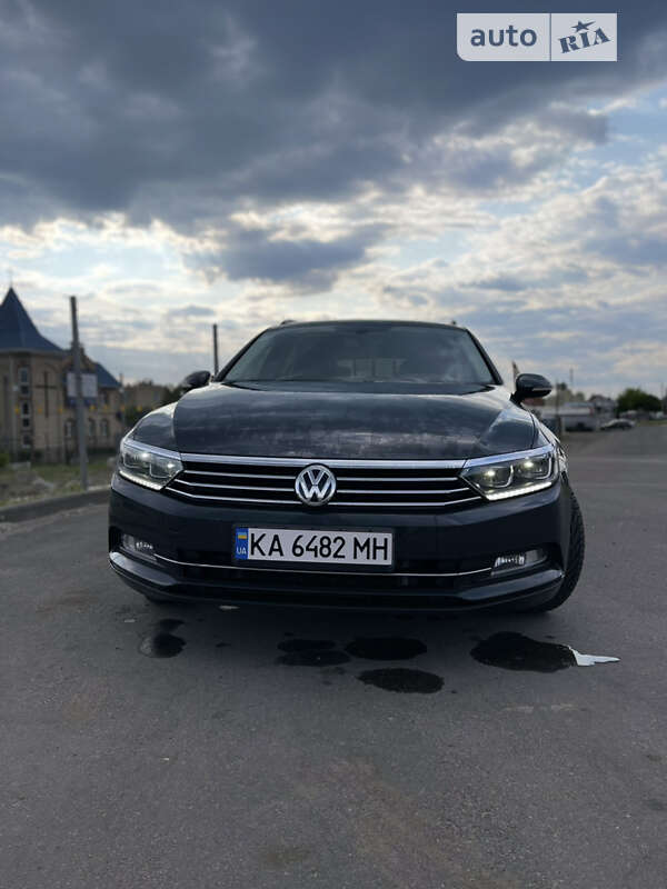 Универсал Volkswagen Passat 2016 в Киеве