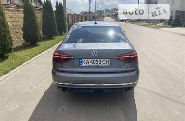 Седан Volkswagen Passat 2018 в Киеве