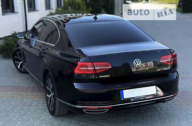 Седан Volkswagen Passat 2015 в Хмельницком