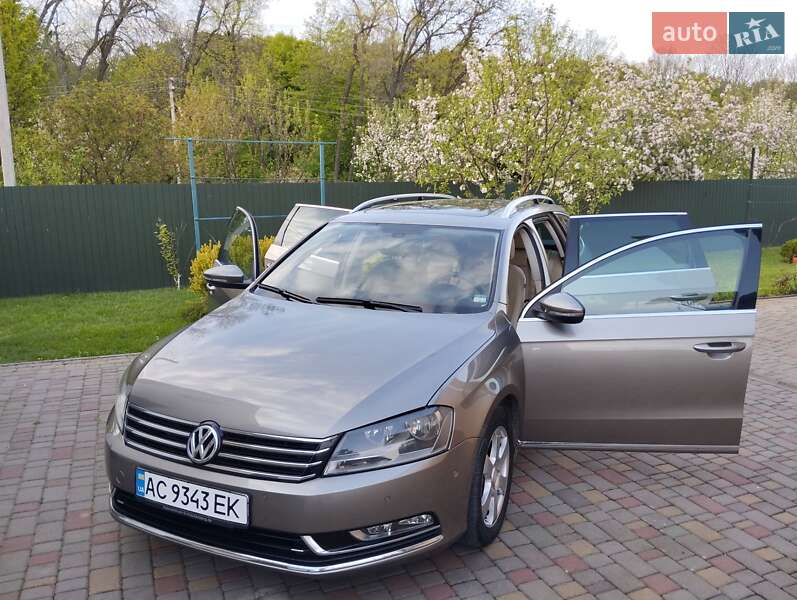 Універсал Volkswagen Passat 2011 в Луцьку