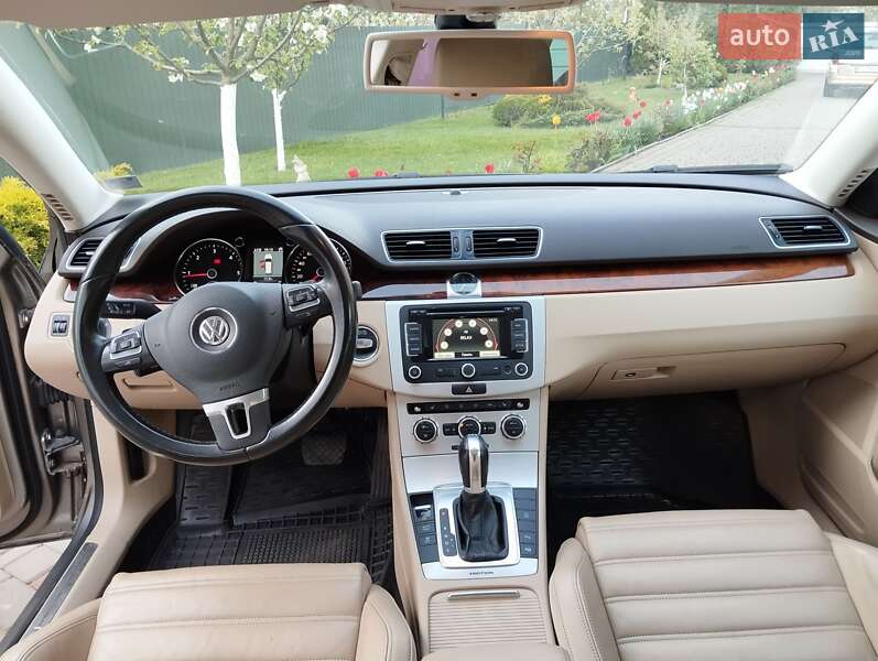 Універсал Volkswagen Passat 2011 в Луцьку