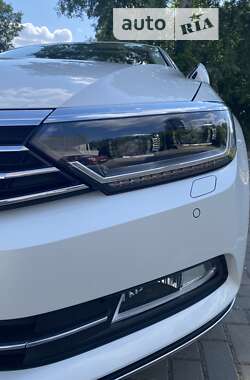 Седан Volkswagen Passat 2018 в Киеве