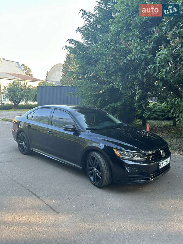 Седан Volkswagen Passat 2017 в Ірпені