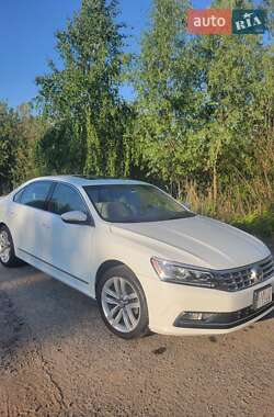 Седан Volkswagen Passat 2016 в Києві