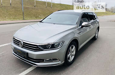 Универсал Volkswagen Passat 2016 в Киеве