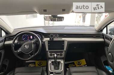 Универсал Volkswagen Passat 2017 в Червонограде