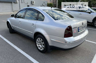 Седан Volkswagen Passat 2004 в Харькове