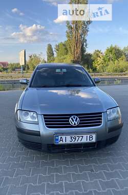 Седан Volkswagen Passat 2001 в Немішаєве
