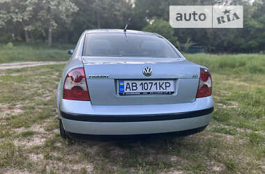 Седан Volkswagen Passat 2002 в Виннице