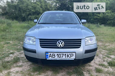 Седан Volkswagen Passat 2002 в Виннице