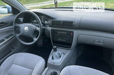 Седан Volkswagen Passat 2002 в Виннице