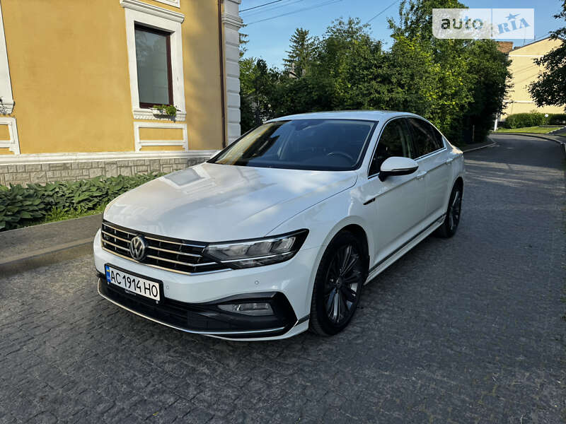Седан Volkswagen Passat 2019 в Луцке
