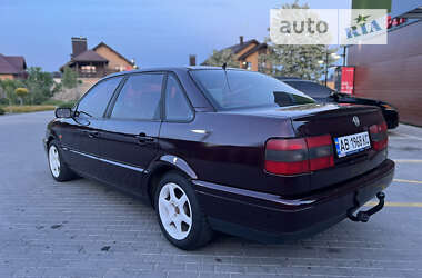 Седан Volkswagen Passat 1994 в Виннице