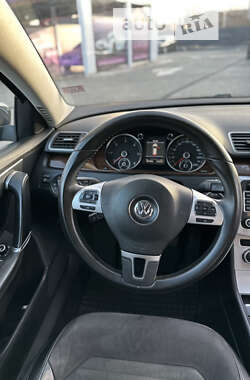 Универсал Volkswagen Passat 2012 в Ровно