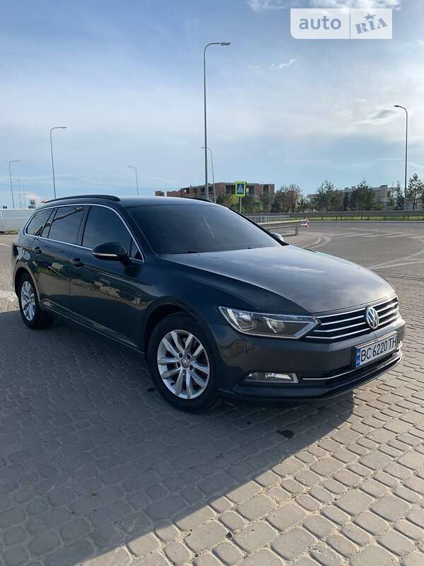Універсал Volkswagen Passat 2015 в Львові