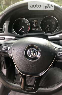 Седан Volkswagen Passat 2015 в Полтаві