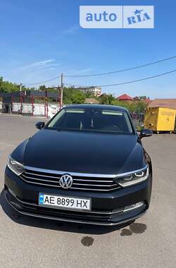 Седан Volkswagen Passat 2015 в Кривом Роге