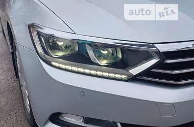 Універсал Volkswagen Passat 2015 в Києві