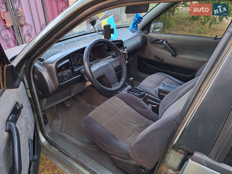 Седан Volkswagen Passat 1989 в Вознесенске фото 2 Седан Volkswagen Passat 1989 в Вознесенске