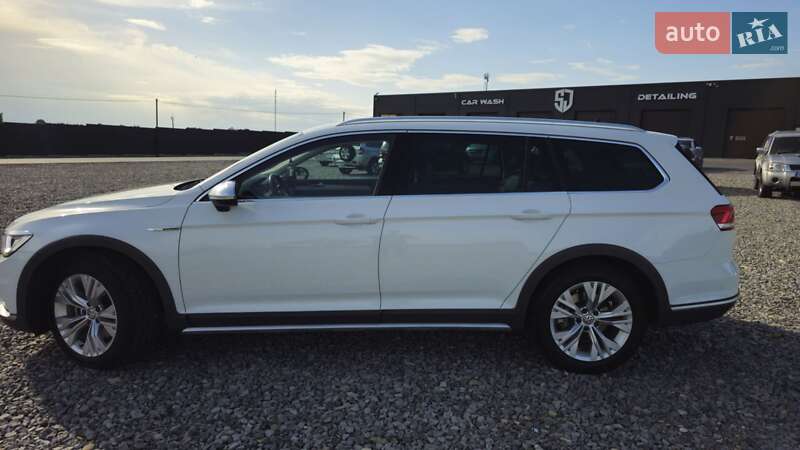 Універсал Volkswagen Passat 2017 в Глибокій