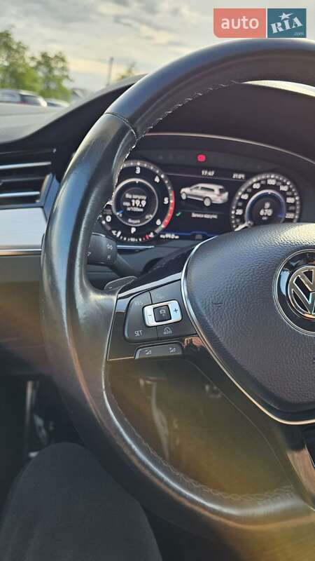 Універсал Volkswagen Passat 2017 в Глибокій