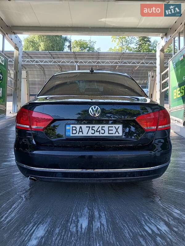 Седан Volkswagen Passat 2012 в Кропивницком