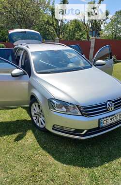 Універсал Volkswagen Passat 2012 в Чернівцях