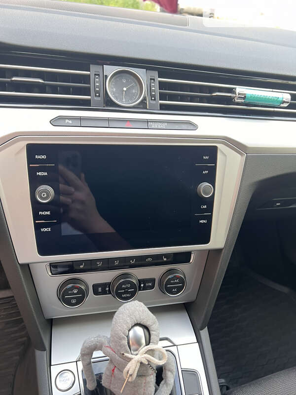 Универсал Volkswagen Passat 2019 в Глухове