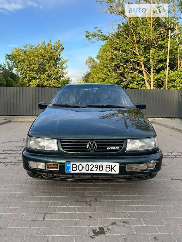 Седан Volkswagen Passat 1994 в Тернополе