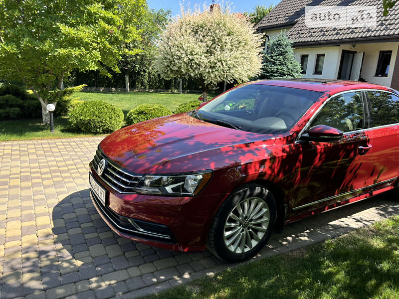 Седан Volkswagen Passat 2016 в Львові