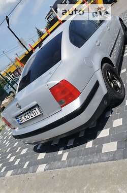 Седан Volkswagen Passat 1999 в Шепетівці