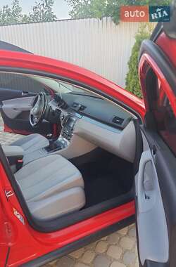 Универсал Volkswagen Passat 2010 в 