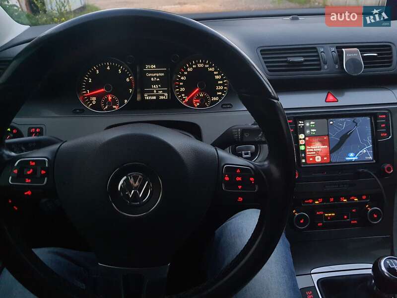 Volkswagen Passat 2010