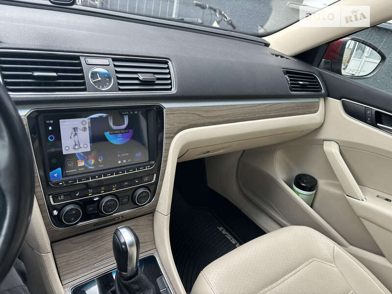 Седан Volkswagen Passat 2016 в Львові