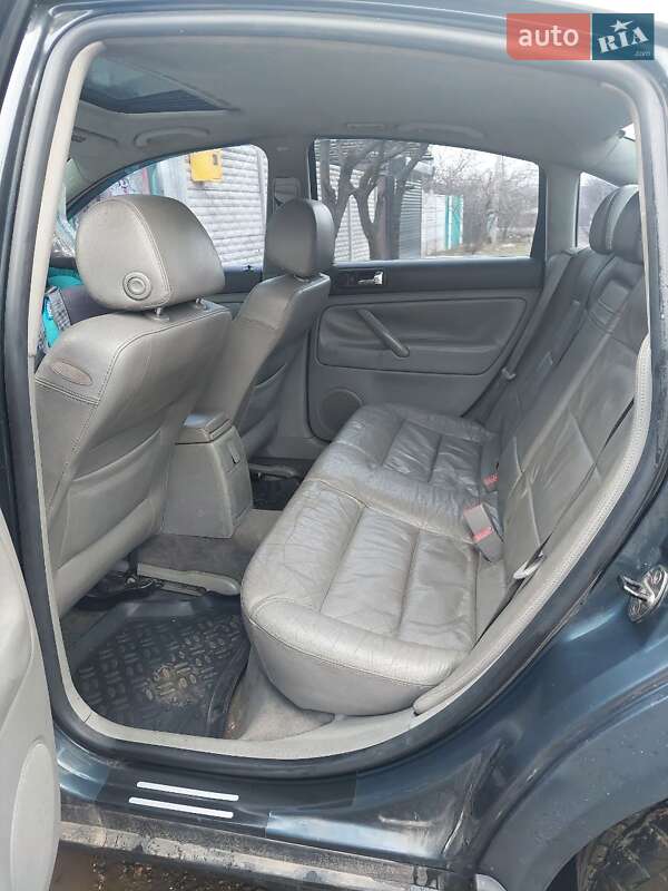 Седан Volkswagen Passat 2003 в Харкові