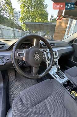 Универсал Volkswagen Passat 2010 в Львове
