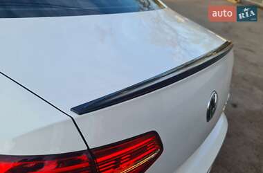 Седан Volkswagen Passat 2015 в 