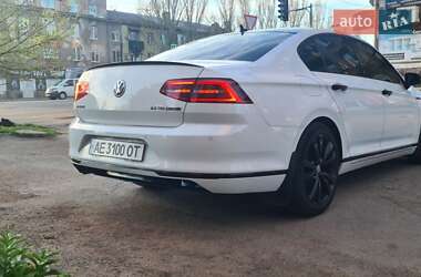 Седан Volkswagen Passat 2015 в 