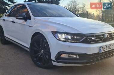 Седан Volkswagen Passat 2015 в 