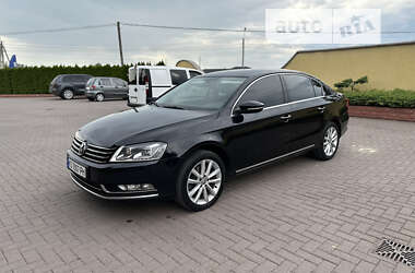 Седан Volkswagen Passat 2013 в Хусті