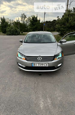 Седан Volkswagen Passat 2013 в Горішніх Плавнях