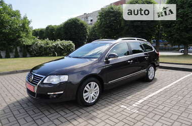 Універсал Volkswagen Passat 2010 в Луцьку