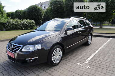 Універсал Volkswagen Passat 2010 в Луцьку