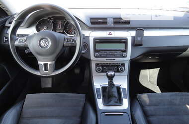 Універсал Volkswagen Passat 2010 в Луцьку