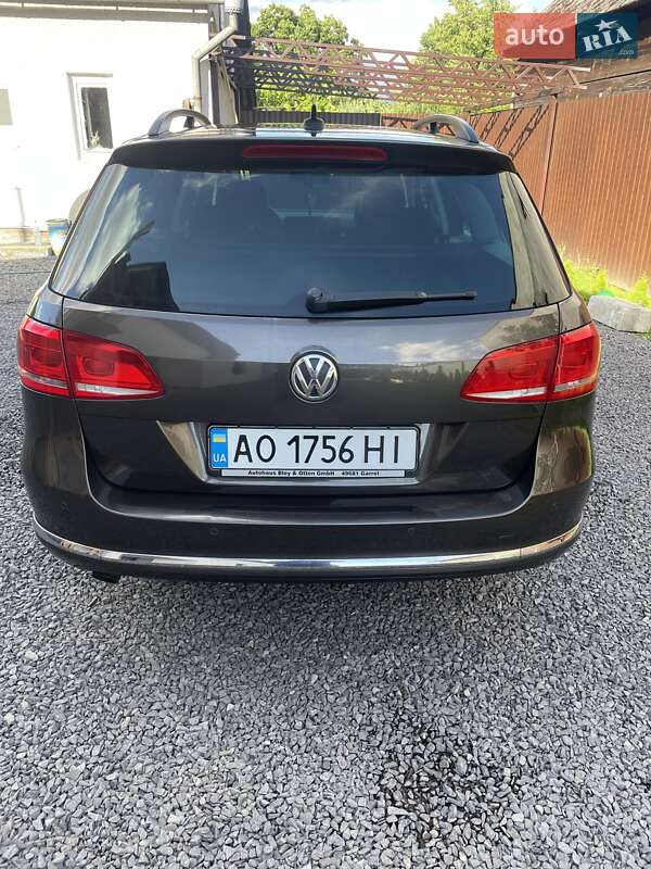 Универсал Volkswagen Passat 2012 в Ужгороде