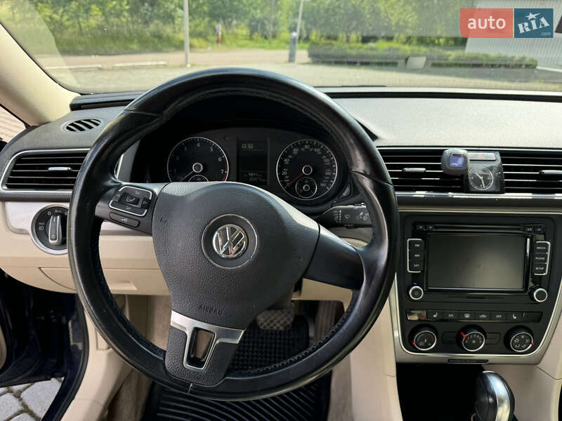 Седан Volkswagen Passat 2015 в Киеве фото 18 Седан Volkswagen Passat 2015 в Киеве