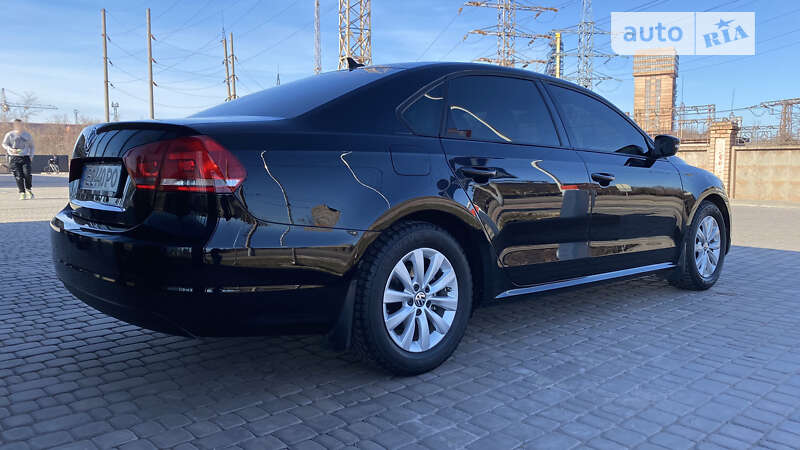 Седан Volkswagen Passat 2014 в Кривом Роге