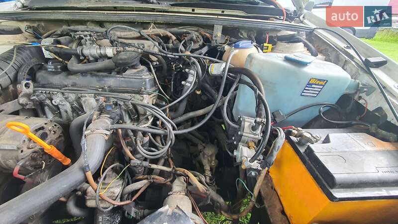 Седан Volkswagen Passat 1989 в Стрые