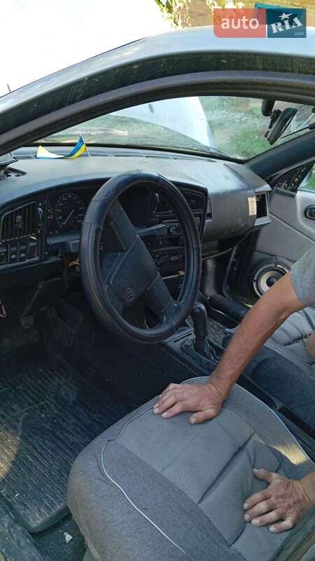 Седан Volkswagen Passat 1990 в Бершади